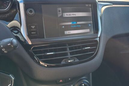 Peugeot 208 150.000 km 3.650 &euro; Monheim Am Rhein 40789