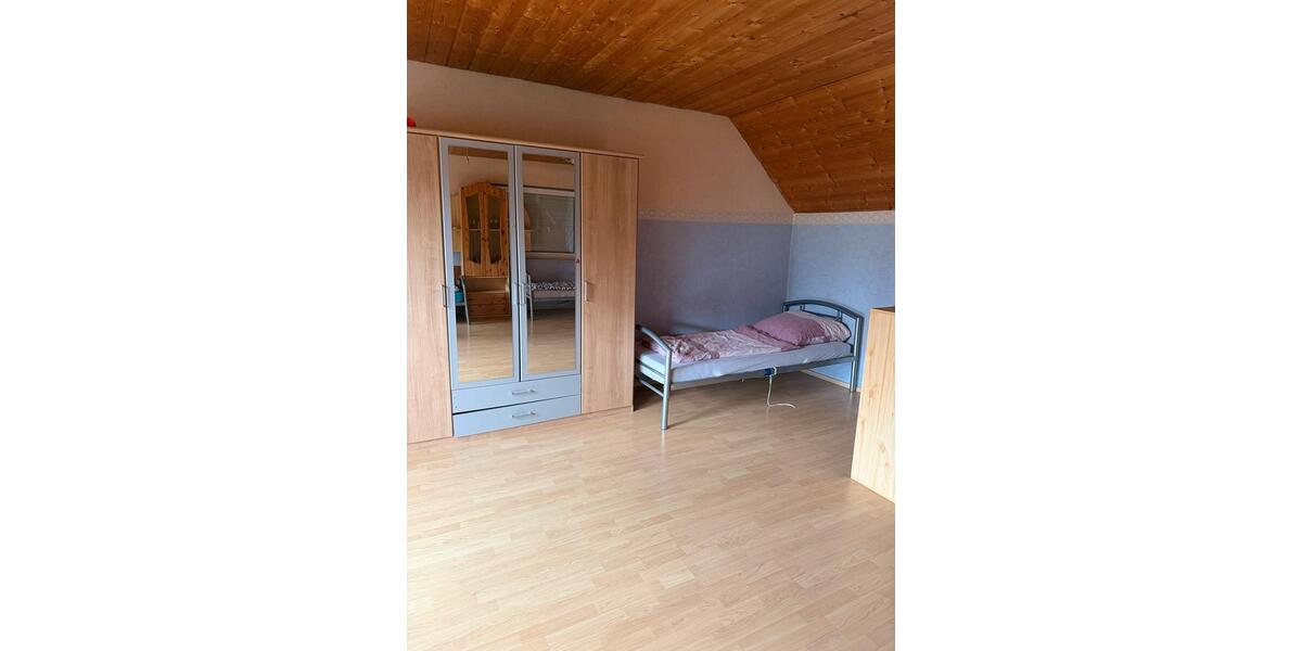 Dachgeschoßwohnung Dörpen - 5 Zimmer, 80 m&sup2;, 280&euro; | Angebot:25179381