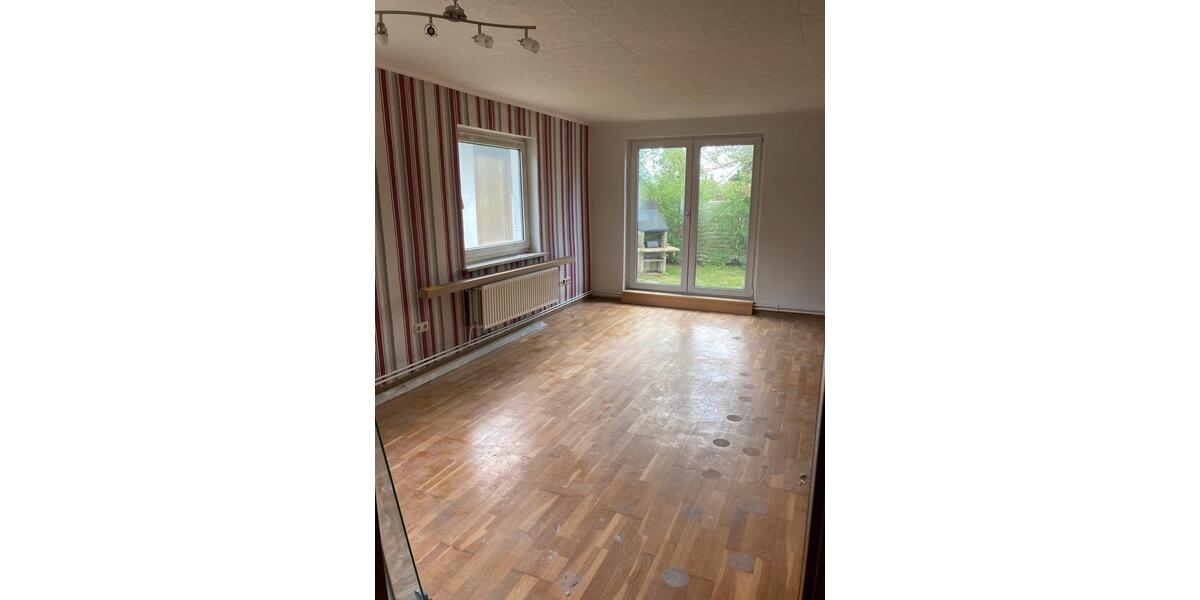Einfamilienhaus Elmenhorst/Lichtenhagen Lichtenhagen - 4 Zimmer, 120 m&sup2;, 1.000&euro; | Angebot:25407941