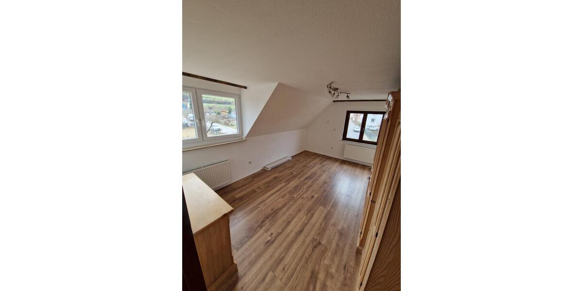 Einfamilienhaus Tauberbischofsheim - 6.5 Zimmer, 140 m&sup2;, 1.490&euro; | Angebot:25856133