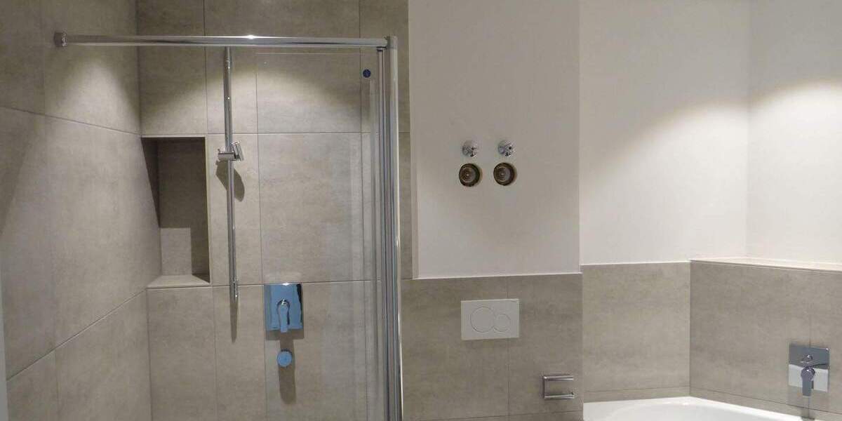 Neuwertig mit Kühloption Eckterrasse und Garten in KfW 55 Effizienz 4 zimmer