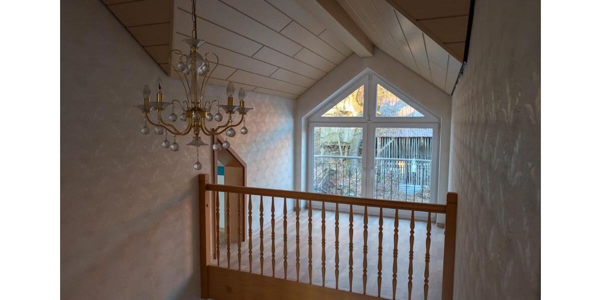 Einfamilienhaus Schöntal - 7 Zimmer, 210 m&sup2;, 1.900&euro; | Angebot:24585632