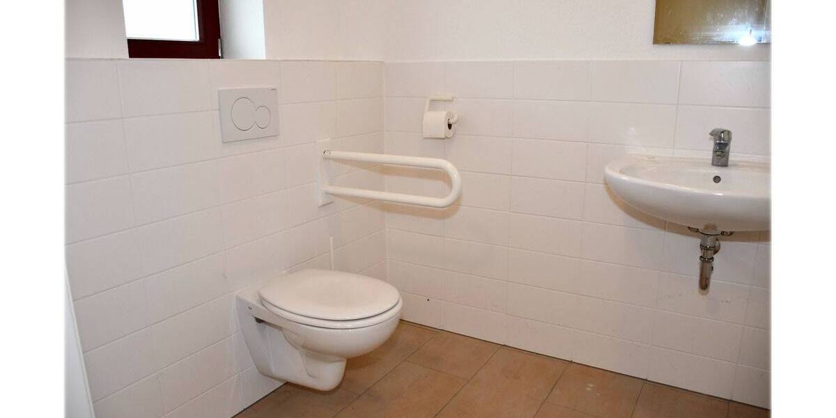 Einfamilienhaus Vöhl Kirchlotheim - 8 Zimmer, 195 m&sup2;, 890&euro; | Angebot:26489497