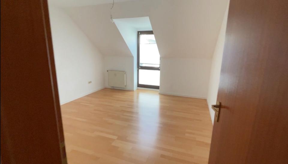 Dachgeschoßwohnung Lichtenfels - 2.5 Zimmer, 73 m&sup2;, 639&euro; | Angebot:26313107