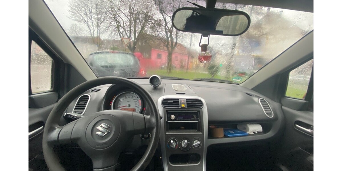 Suzuki Splash 113.345 km 2.600 € Duisburg 47051