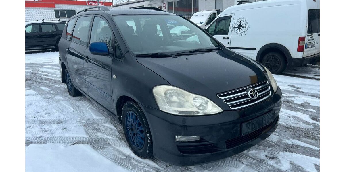 Toyota Avensis Verso 173.138 km 3.000 &euro; Hamm 59067