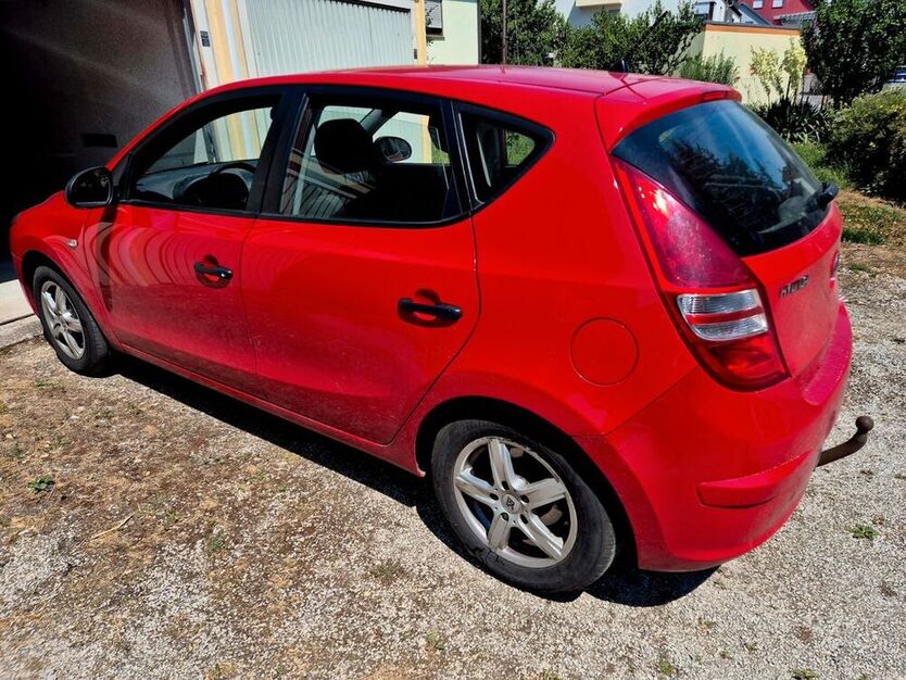 i30
