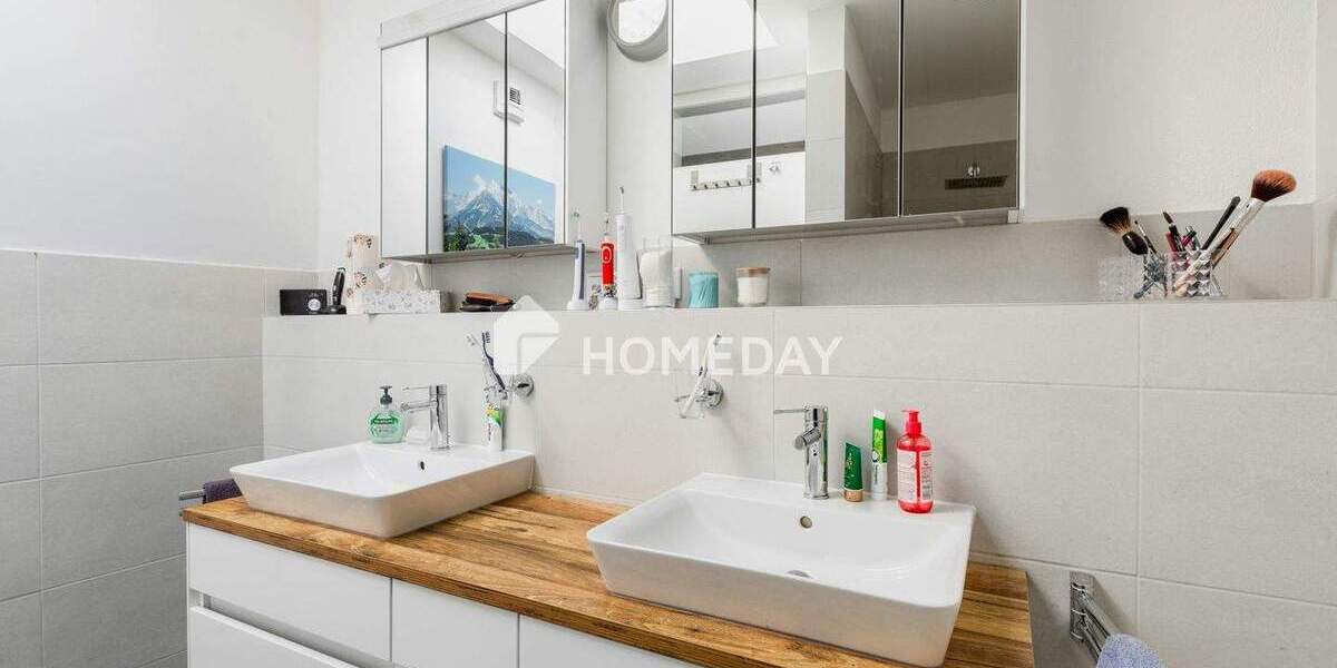 Wohnen mit Geschichte: Exklusive Eigentumswohnung im denkmalgeschützten Bestandsbau in Zell am Main 3 zimmer