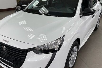 Peugeot 208 5.948 km 17.449 € Fürstenwalde 15517
