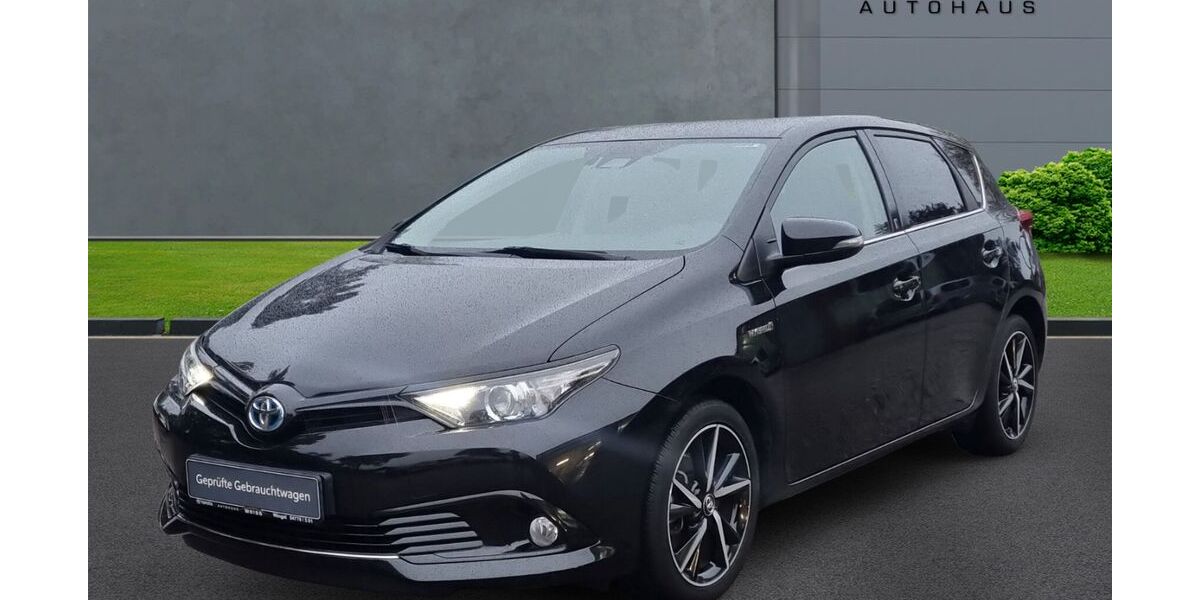 Toyota Auris 96.234 km 15.900 &euro; Wingst 21789