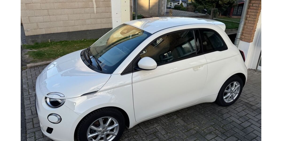Fiat 500e 59.307 km 15.300 &euro; Alfter 53347