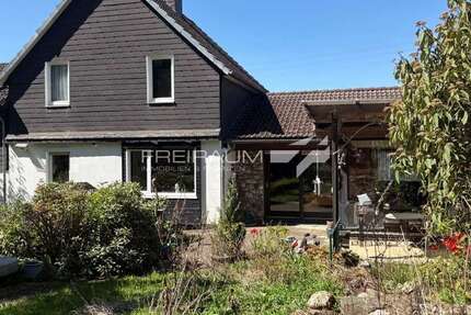 Haus Netphen - 8 Zimmer, 224 m&sup2;, 265.000&euro; | Angebot:26579127