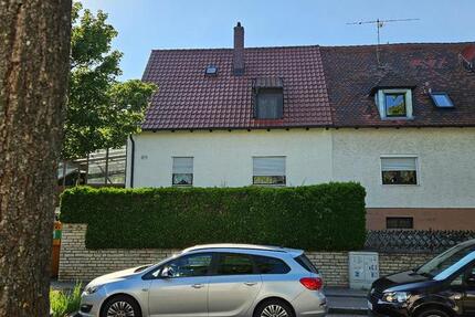 Doppelhaushälfte mit großem Garten in sehr beliebter Lage
