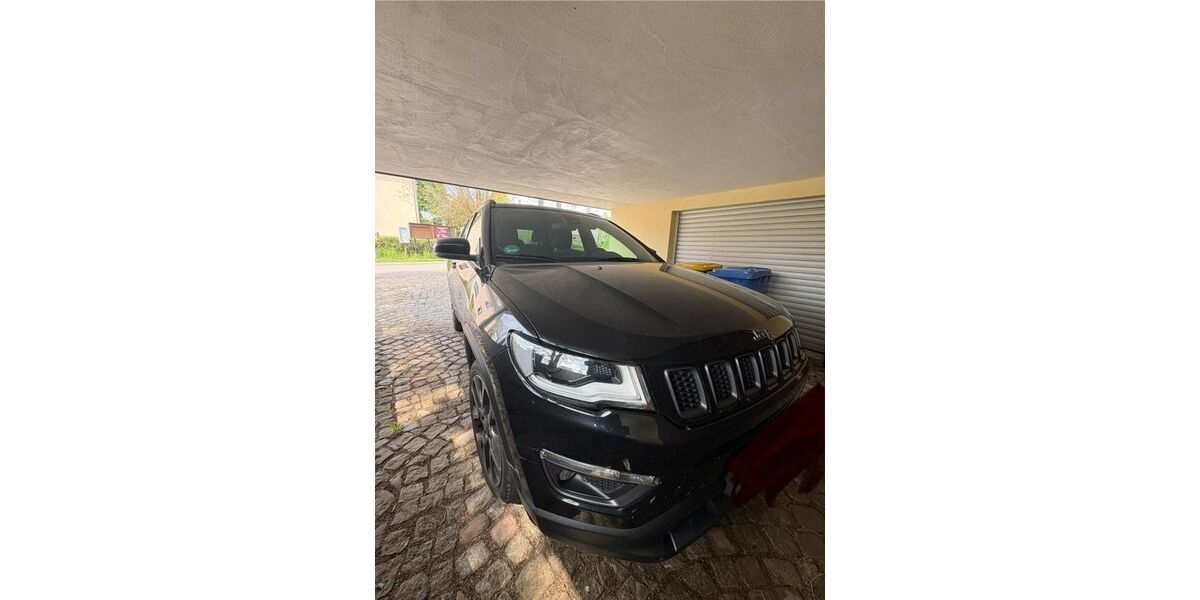 Jeep Compass 107.170 km 14.300 &euro; Wildenfels 08134