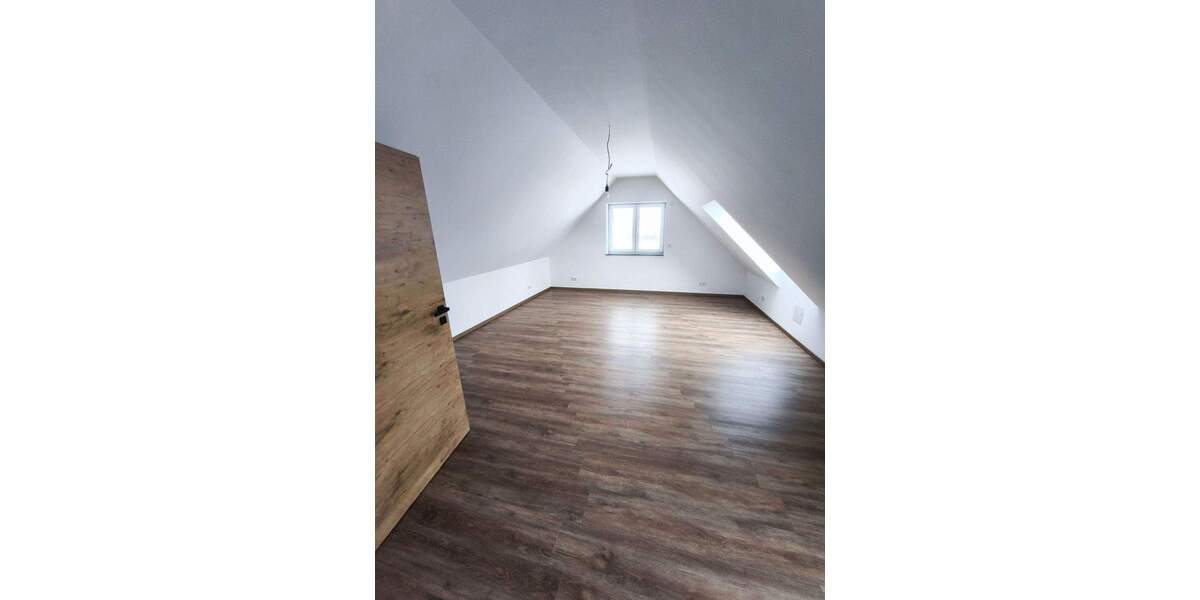 Einfamilienhaus Igensdorf Pettensiedel - 1 Zimmer, 240 m&sup2;, 2.200&euro; | Angebot:25140505