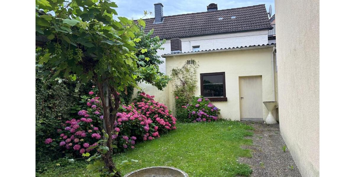 Einfamilienhaus mit Garten & Stellplatz in Hösbach zu vermieten 5 zimmer