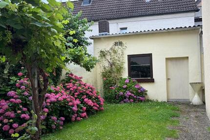 Haus Hösbach - 5 Zimmer, 137 m&sup2;, 1.600&euro; | Angebot:24307089