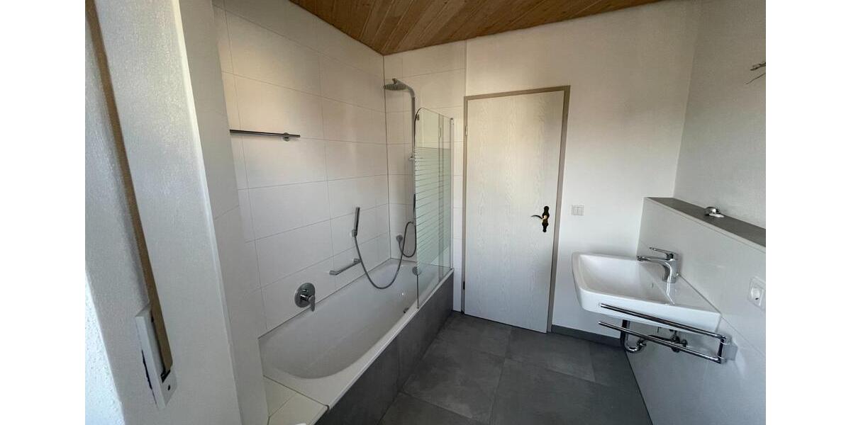 Etagenwohnung Hirschaid - 3 Zimmer, 72 m&sup2;, 705&euro; | Angebot:25409052