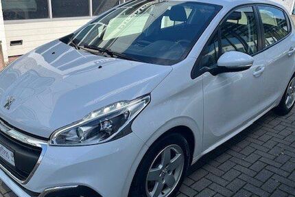Peugeot 208 90.860 km 7.280 &euro; Hameln 31785