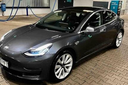 Tesla Model 3 59.000 km 22.999 &euro; Düsseldorf 40217