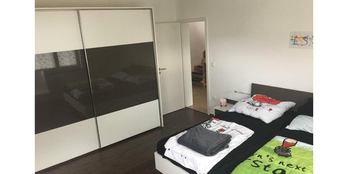 Doppelhaushälfte Isen - 6 Zimmer, 150 m&sup2;, 1.950&euro; | Angebot:25126411