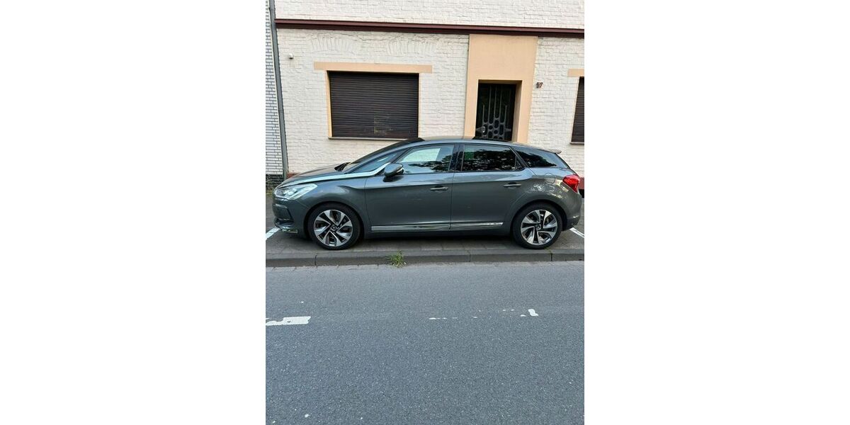 Citroen DS5 151.447 km 9.870 &euro; Duisburg 47178