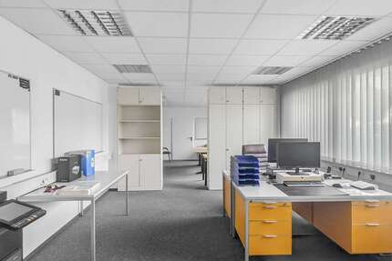 Büro in Neu-Anspach 1.295 € 144 m² zimmer