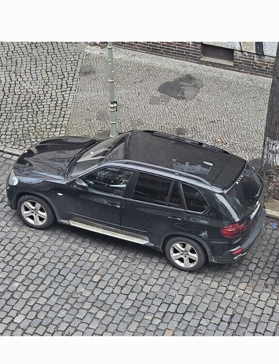 BMW X5 211.000 km 11.000 € Berlin 10178