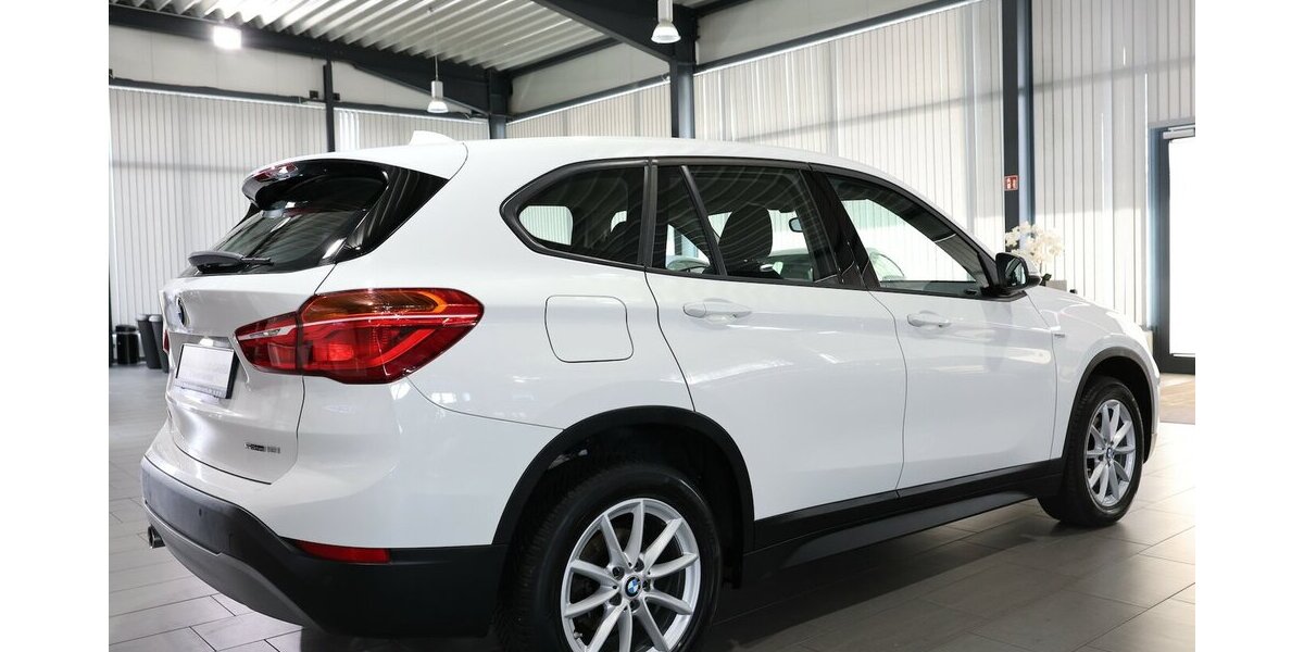 BMW X1 sDrive 18i Advantage WHITE / AUTOMATIK / 89.000 km 18.444 &euro; Hamm 59077
