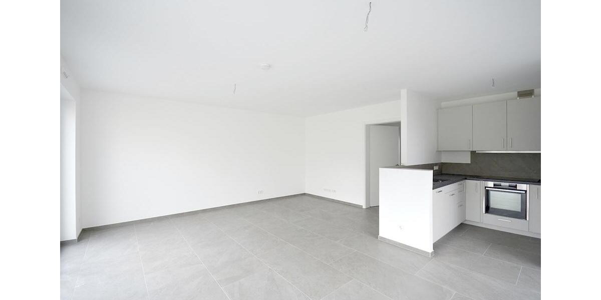 Neuwertig! Energieeffiziente 143m² Doppelhaushälfte mit Garten, Einbauküche und Garage in Straßfeld 5 zimmer