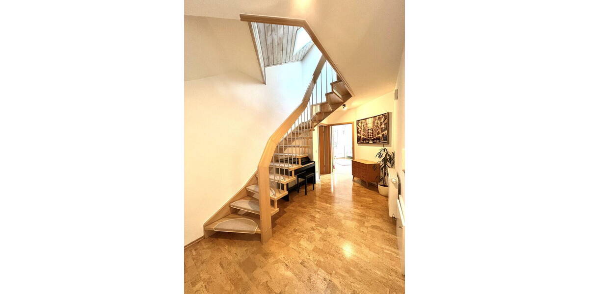Einfamilienhaus Schweinfurt Nordöstlicher Stadtteil - 9 Zimmer, 188 m&sup2;, 749.000&euro; | Angebot:26148778