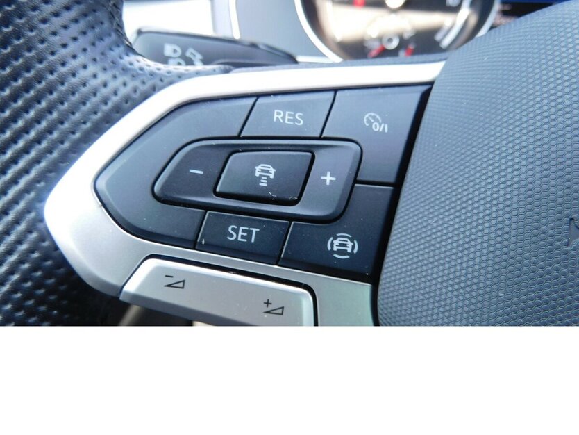 VW Passat Variant 1.4 GTE Benzin/Hybri TSI DSG Navi 35.600 km 23.990 € Vordorf 38533