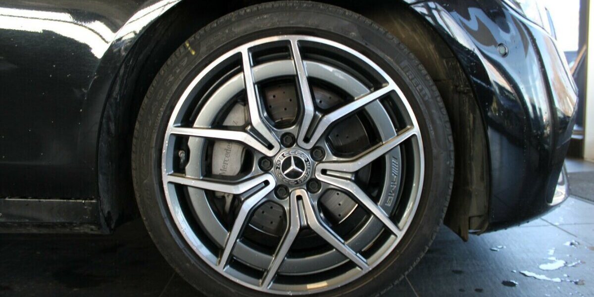 Mercedes-Benz E 300 d 4Matic T 9G-TRONIC AMG Line 78.920 km 37.980 &euro; Euskirchen 53881