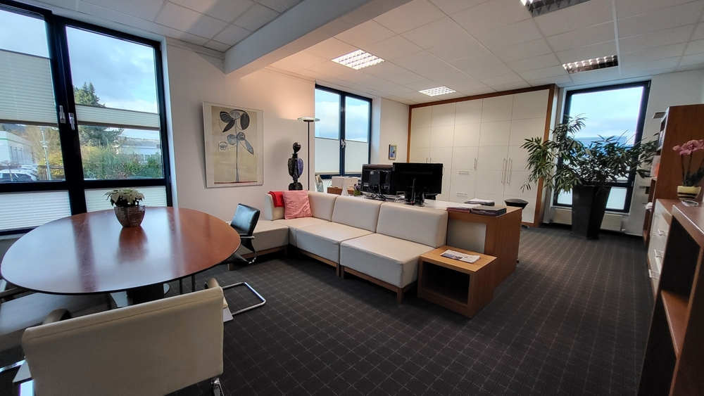 Hofheim Mitte - Moderne Bürofläche mit ca. 172 m² 3.5 zimmer
