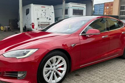 Tesla Model S 140.000 km 27.990 &euro; Frankfurt am Main 65933