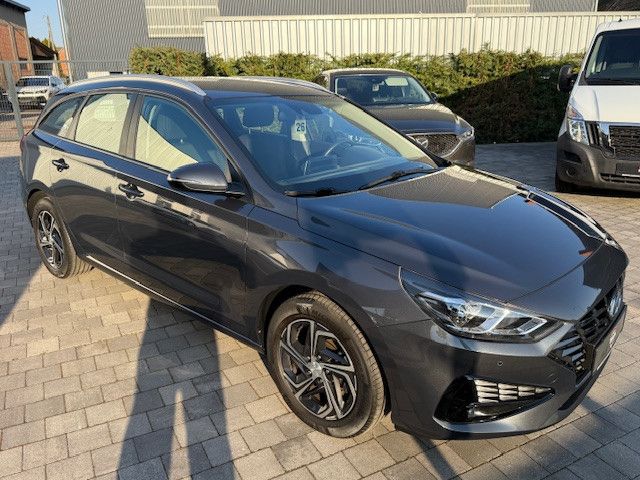 Hyundai i30 41.154 km 17.950 &euro; Berga 06536