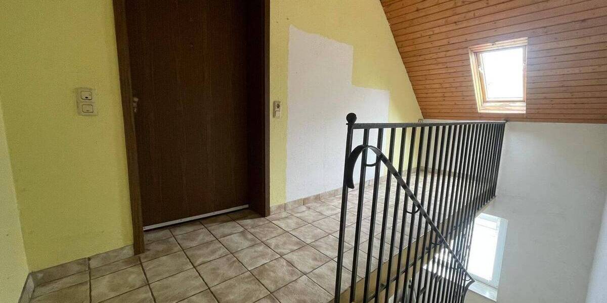 3 Zimmer Dachgeschoss Wohnung in Oberlinxweiler mit erstklassiger Anbindung nach Sankt Wendel 3 zimmer