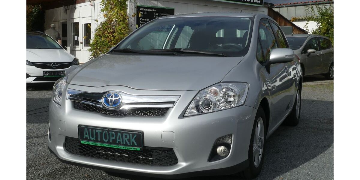 Toyota Auris 100.200 km 8.500 € Dresden 01237