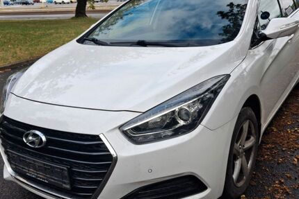 Hyundai i40 145.000 km 8.500 € Chemnitz 09125