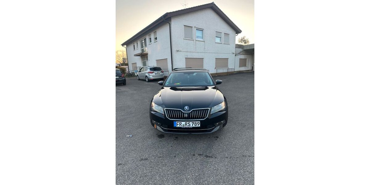 Skoda Superb 120.302 km 13.500 &euro; Freiburg 79112