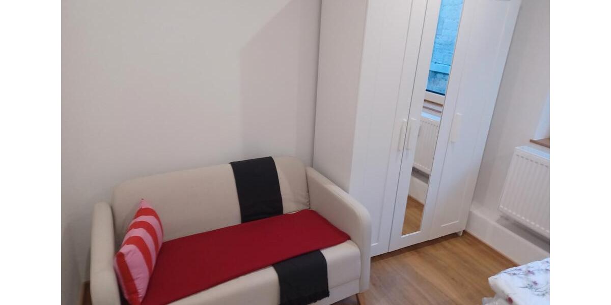 Etagenwohnung Uffenheim - 1 Zimmer, 11 m&sup2;, 300&euro; | Angebot:26620638