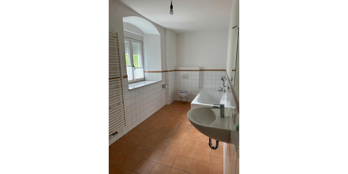 Etagenwohnung Bodenwöhr - 3 Zimmer, 92 m&sup2;, 820&euro; | Angebot:26124375