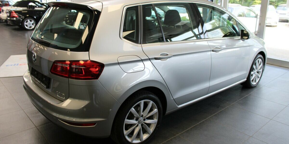 VW Golf Sportsvan 2.0 TDI DSG Highline 94.140 km 17.480 € Euskirchen 53881
