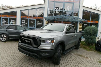 Dodge RAM 1500 Rebel Hemi 5,7 4x4 Teilleder