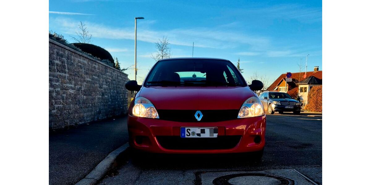 Renault Clio 125.000 km 689 &euro; Stuttgart 70499