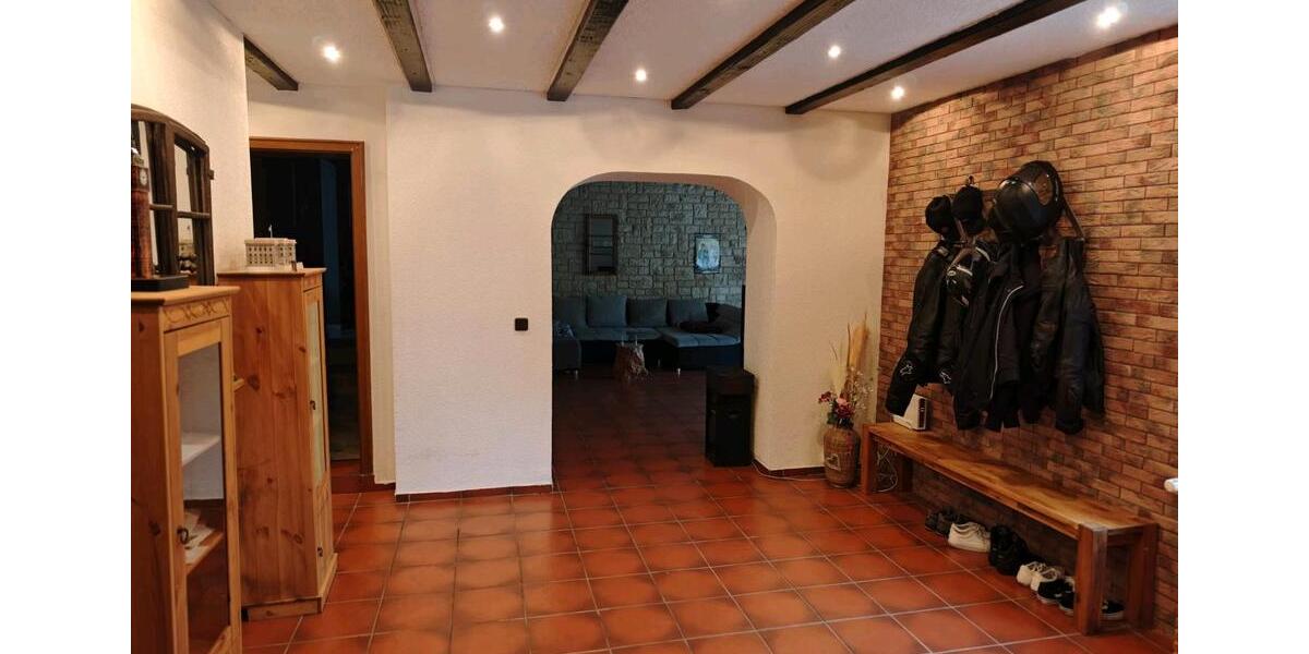 Mehrfamilienhaus, Wohnhaus Warstein - 10 Zimmer, 259 m&sup2;, 180.000&euro; | Angebot:27120014