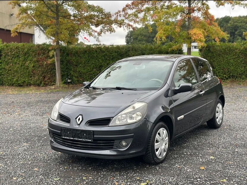 Renault Clio 143.000 km 2.222 € Elz 65604