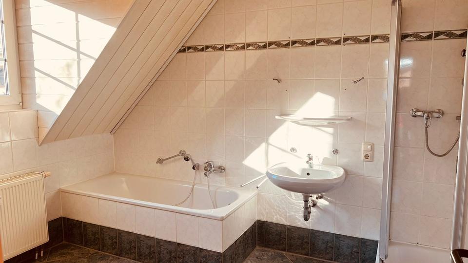 Terrassenwohnung Dermbach - 4 Zimmer, 120 m&sup2;, 840&euro; | Angebot:24601932