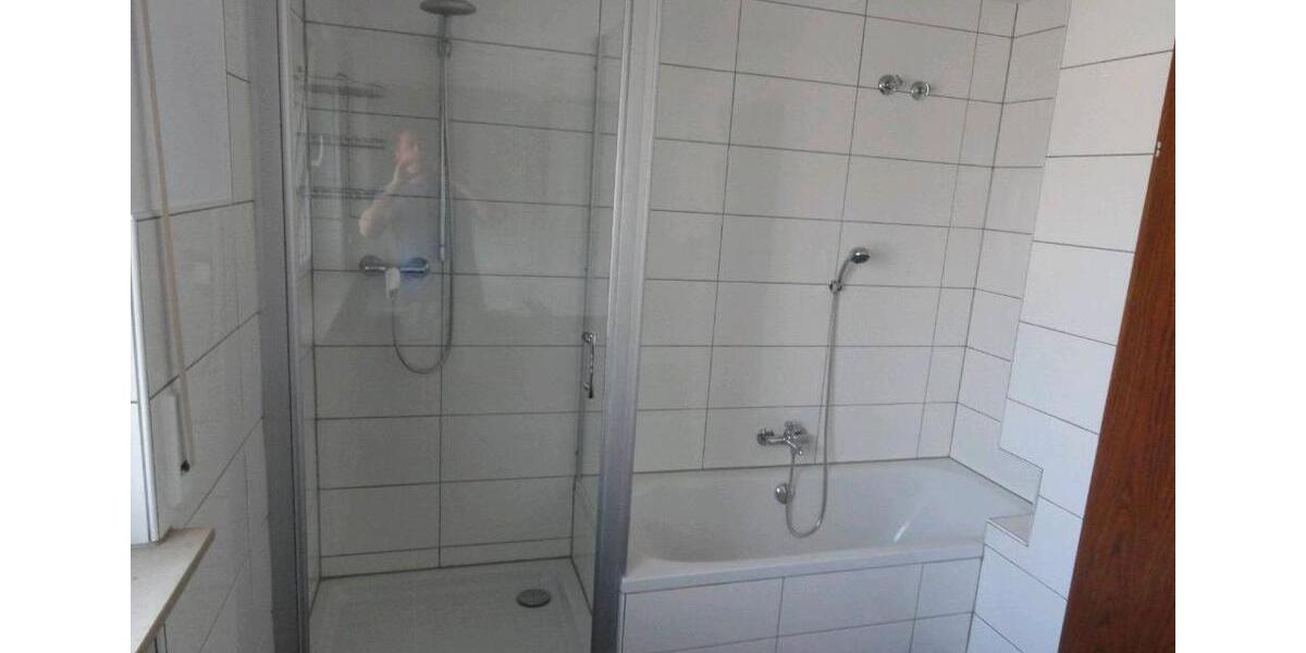 Doppelhaushälfte Tauberbischofsheim - 8 Zimmer, 170 m&sup2;, 1.500&euro; | Angebot:26089087