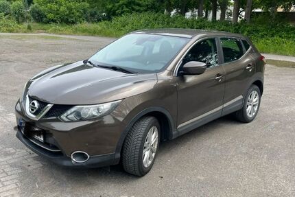 Nissan Qashqai 114.000 km 9.555 &euro; Dortmund 44139